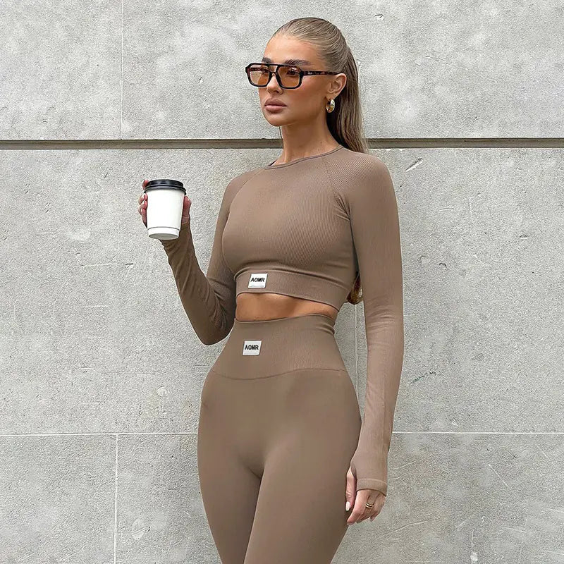 Color-Blocking Yoga Outfit